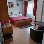 招待所 Rocco 3*